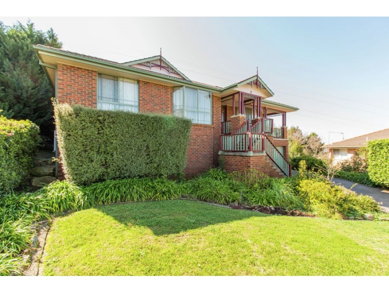 4 Loru Close, Kooringal NSW 2650