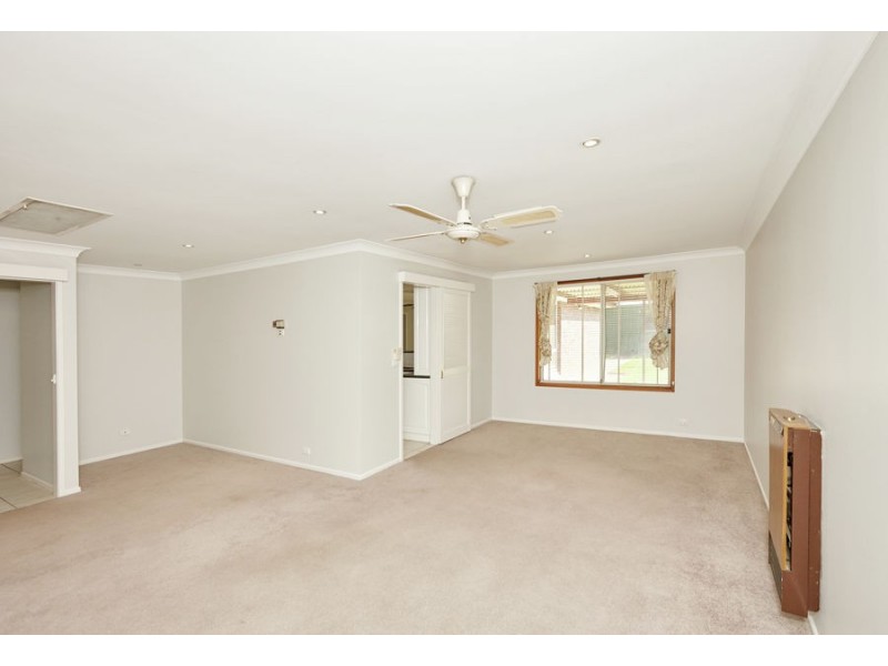 55 Huthwaite Street, Mount Austin NSW 2650
