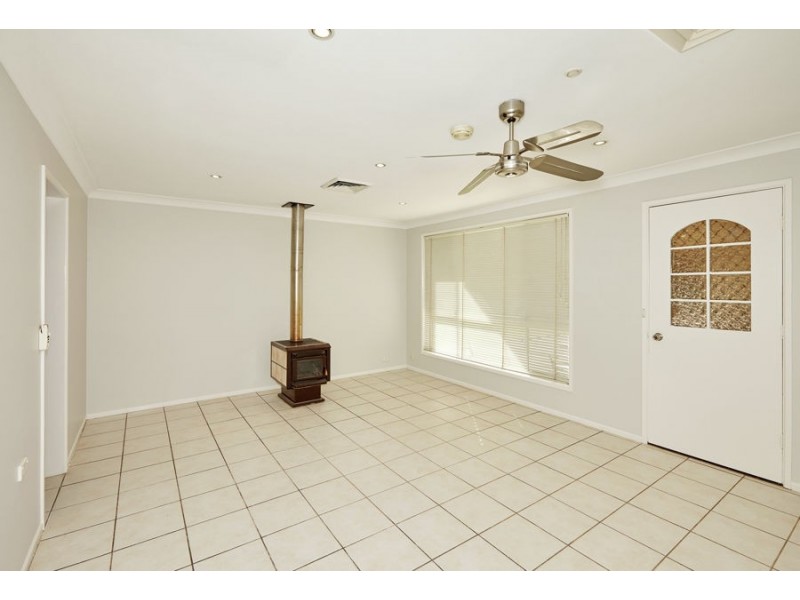 55 Huthwaite Street, Mount Austin NSW 2650