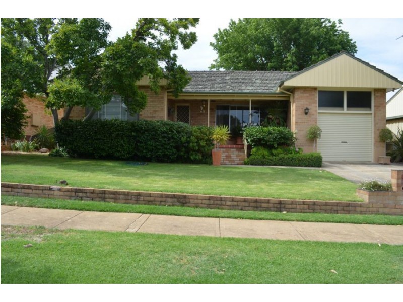 9 Stanley Street, Kooringal NSW 2650