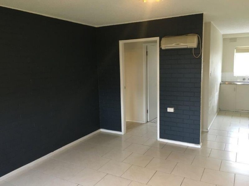 1/4 Nordlingen Drive, Tolland NSW 2650