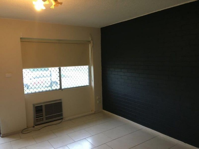 1/4 Nordlingen Drive, Tolland NSW 2650