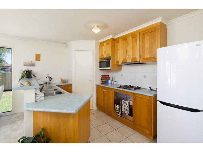 6 Bowen Place, Tolland NSW 2650