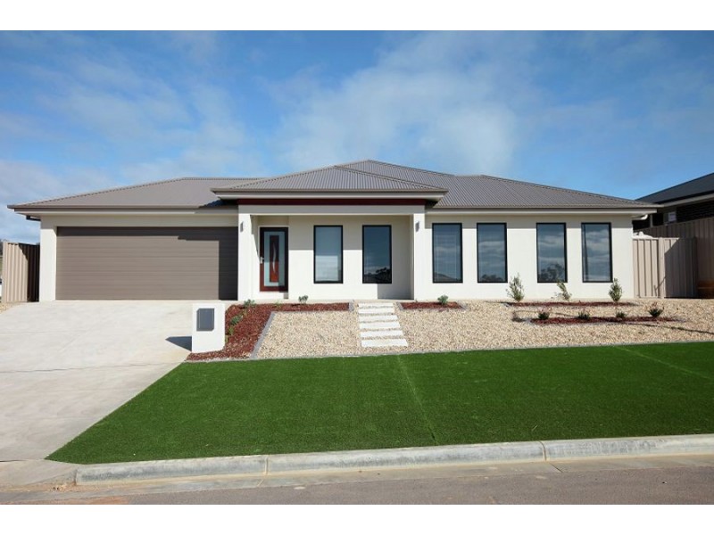 3 Hollows Crescent, Lloyd NSW 2650