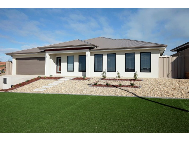 3 Hollows Crescent, Lloyd NSW 2650