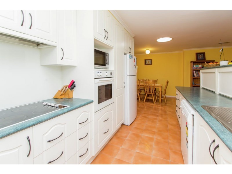 10 Gardenia Avenue, Lake Albert NSW 2650