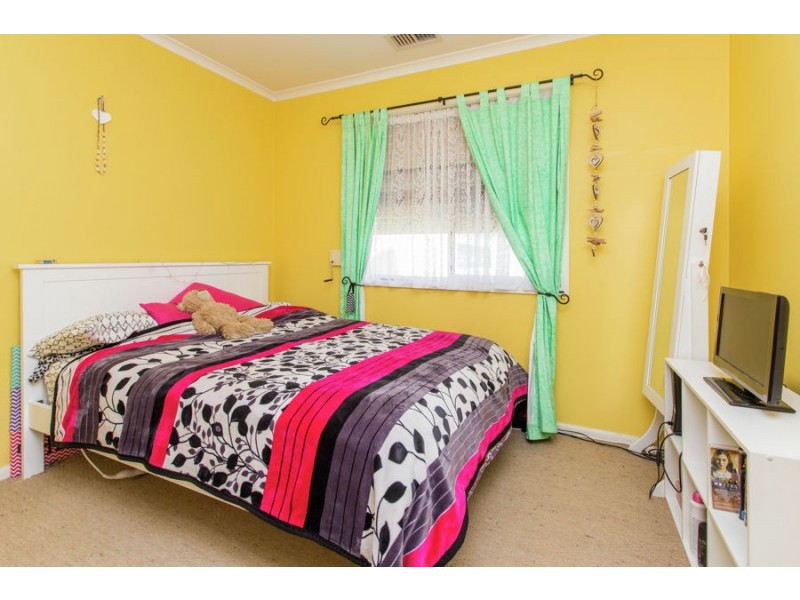 10 Gardenia Avenue, Lake Albert NSW 2650