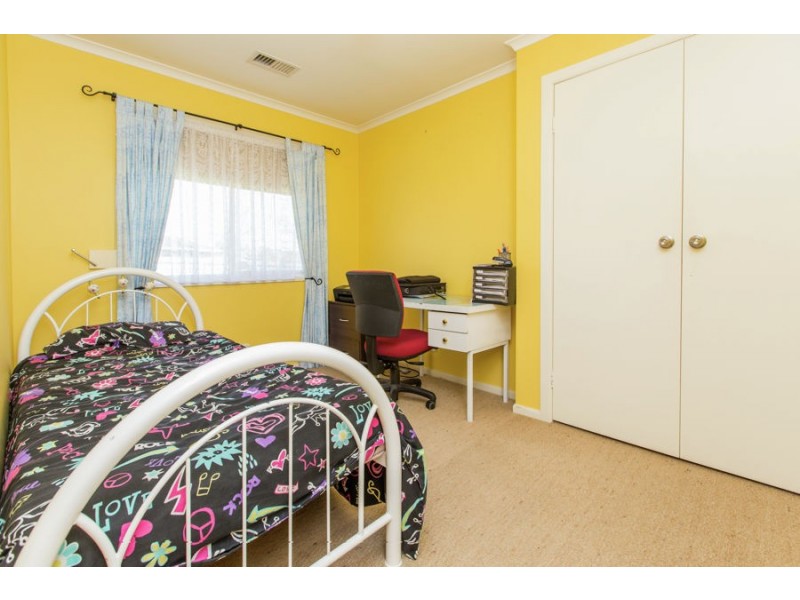 10 Gardenia Avenue, Lake Albert NSW 2650