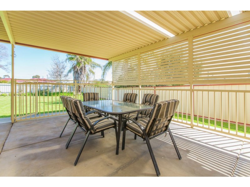 10 Gardenia Avenue, Lake Albert NSW 2650