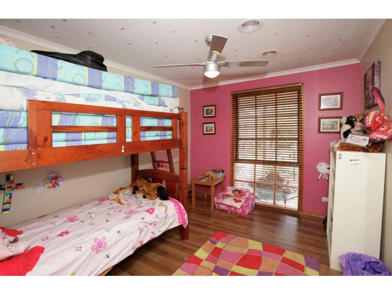 3 Sycamore Road, Lake Albert NSW 2650