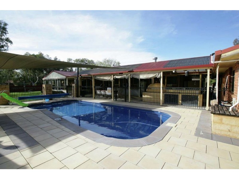 3 Sycamore Road, Lake Albert NSW 2650