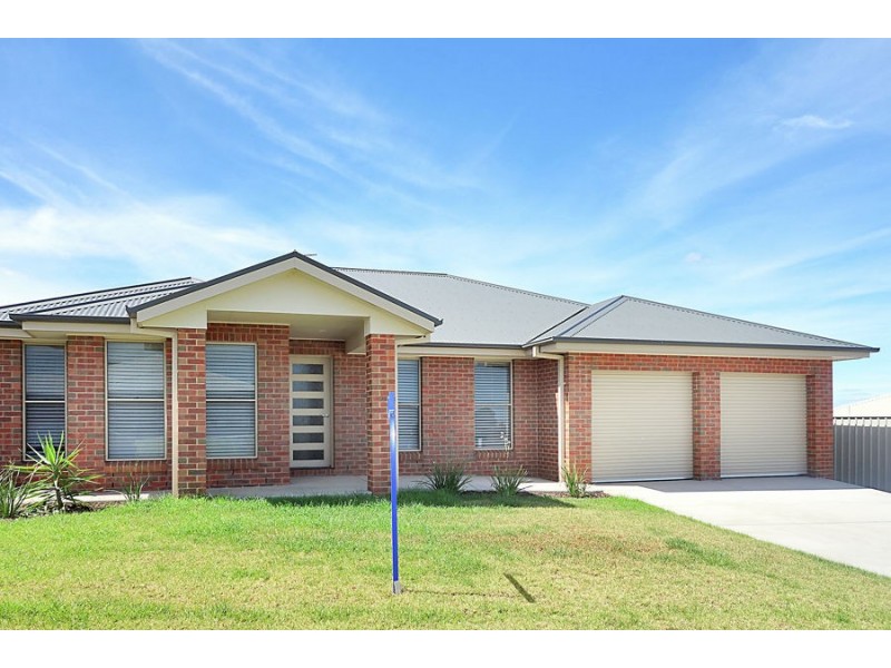 25 Maitland Drive, Estella NSW 2650