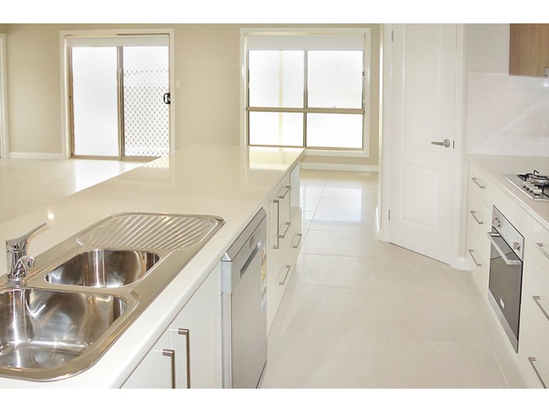 25 Maitland Drive, Estella NSW 2650