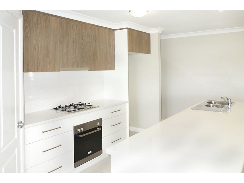 25 Maitland Drive, Estella NSW 2650