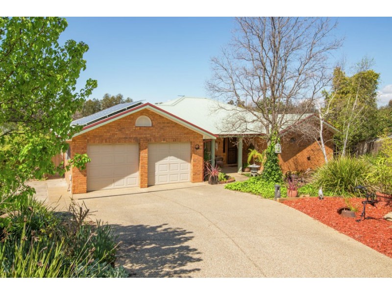 4 Talbot Place, Tatton NSW 2650