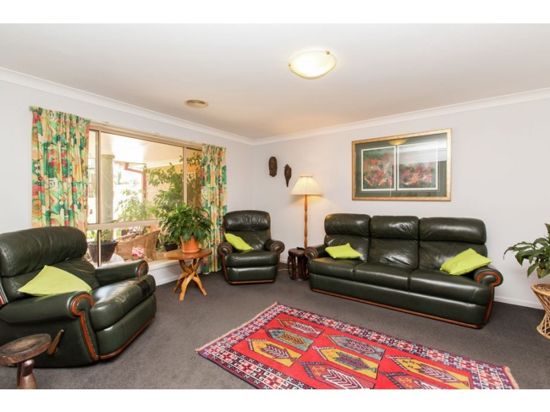 4 Talbot Place, Tatton NSW 2650