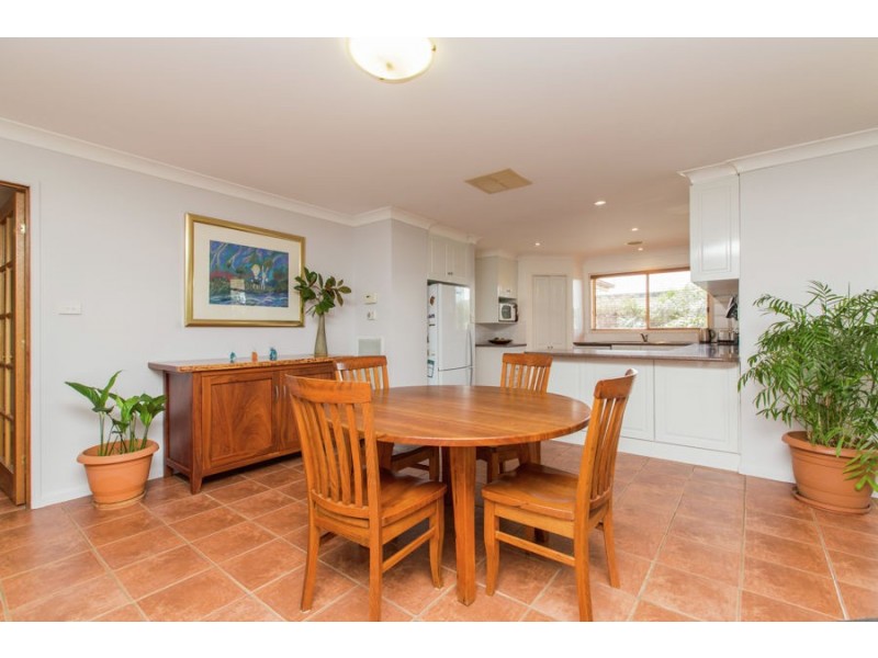 4 Talbot Place, Tatton NSW 2650