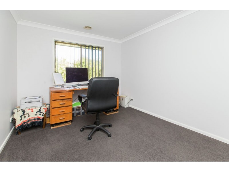 4 Talbot Place, Tatton NSW 2650