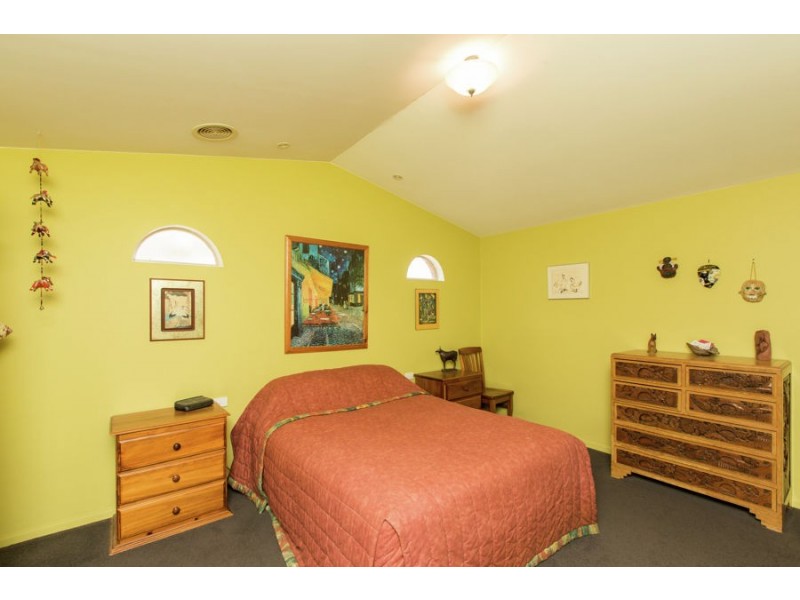 4 Talbot Place, Tatton NSW 2650