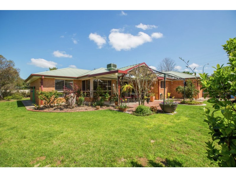 4 Talbot Place, Tatton NSW 2650