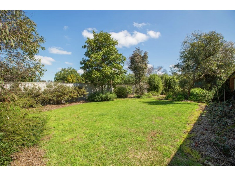 4 Talbot Place, Tatton NSW 2650