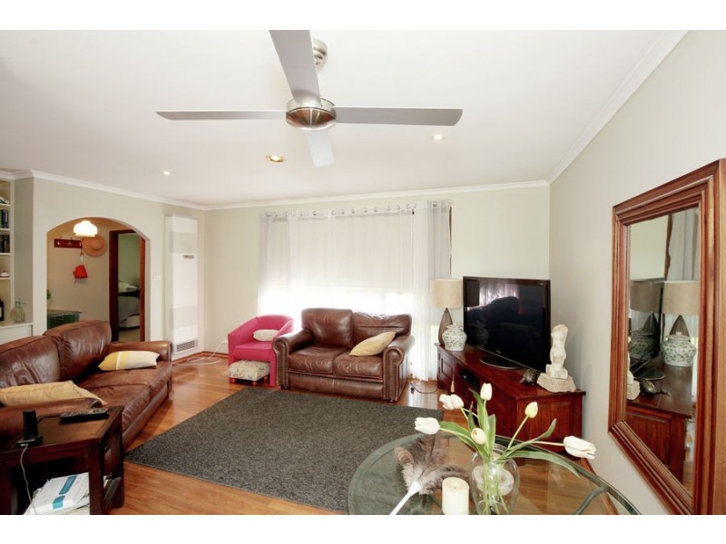 95 Undurra Drive, Glenfield Park NSW 2650