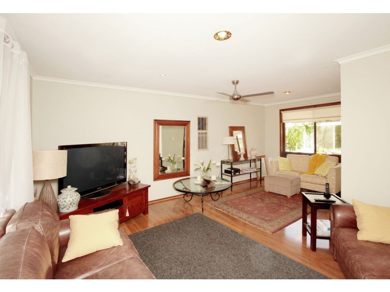 95 Undurra Drive, Glenfield Park NSW 2650