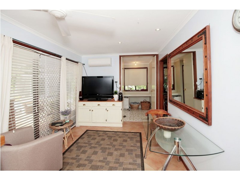 95 Undurra Drive, Glenfield Park NSW 2650