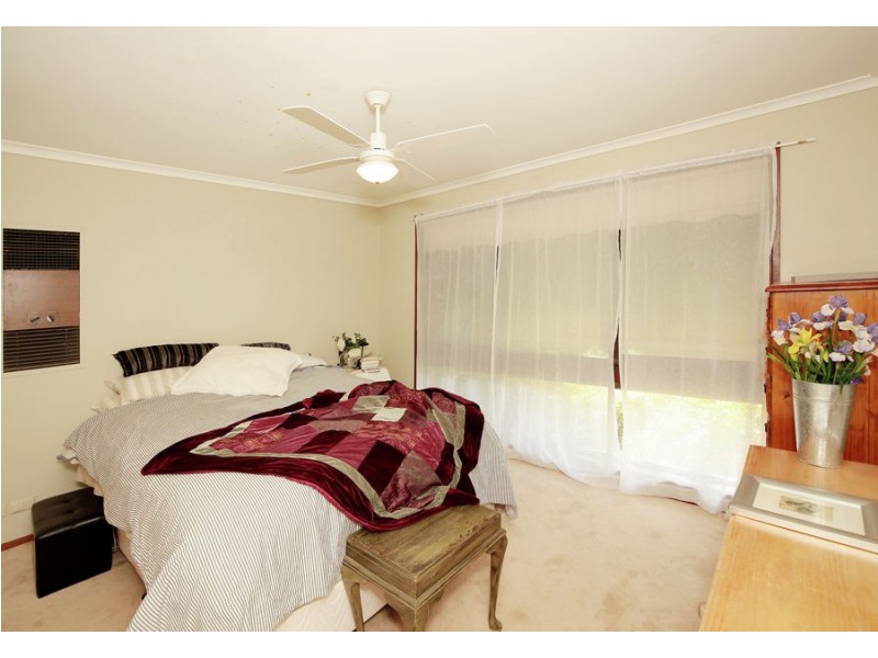 95 Undurra Drive, Glenfield Park NSW 2650