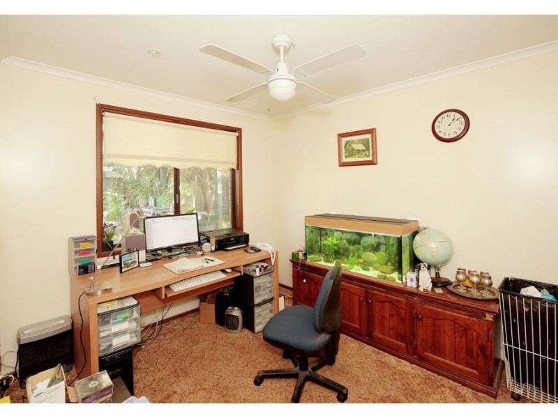 95 Undurra Drive, Glenfield Park NSW 2650