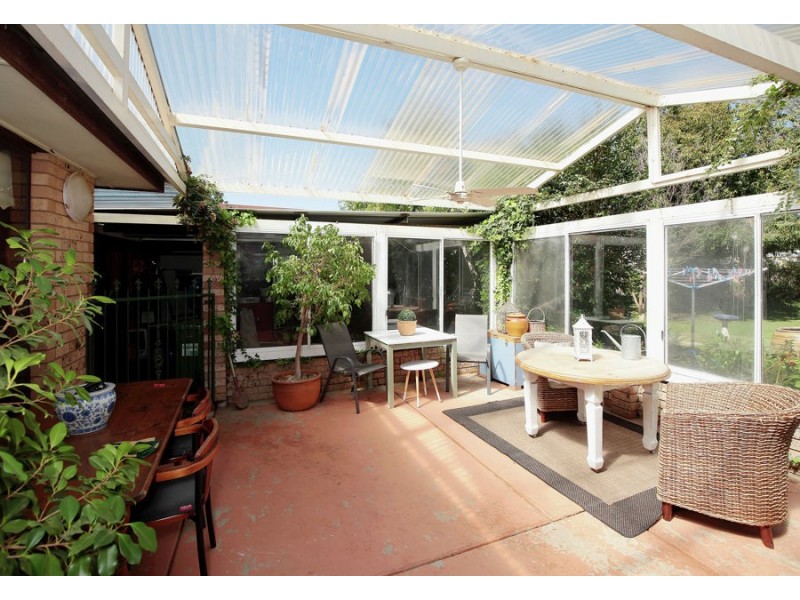 95 Undurra Drive, Glenfield Park NSW 2650