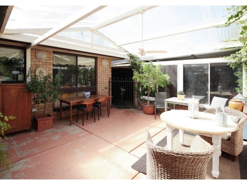 95 Undurra Drive, Glenfield Park NSW 2650