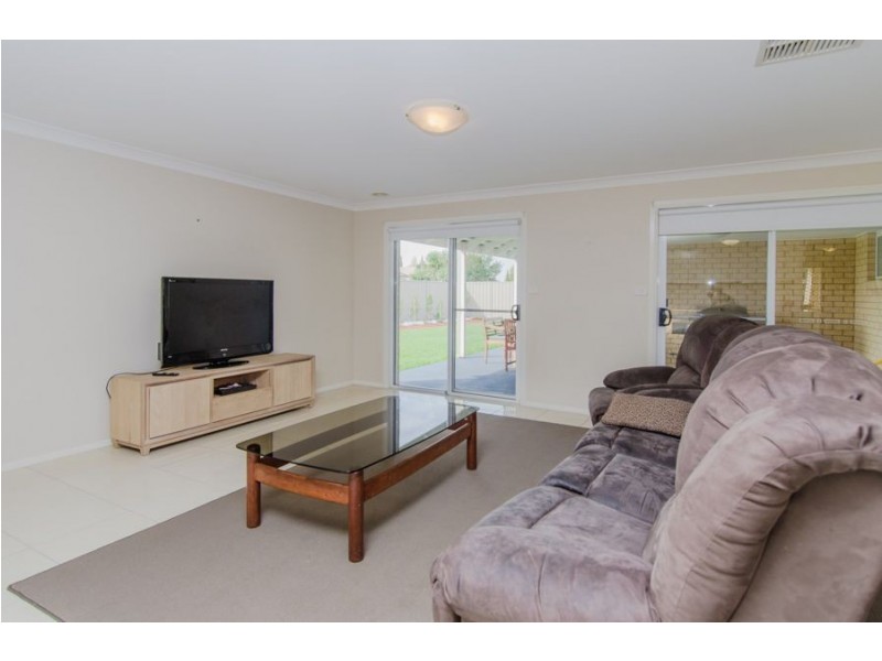72 Mima Street, Glenfield Park NSW 2650