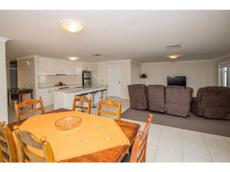 72 Mima Street, Glenfield Park NSW 2650