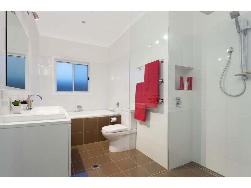 3 Koora Place, Mount Austin NSW 2650