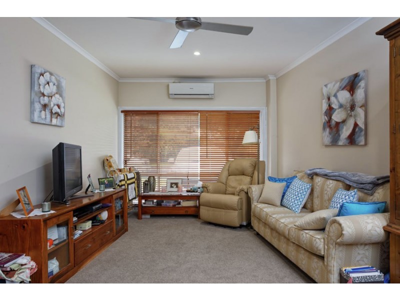18 Dalkeith Avenue, Lake Albert NSW 2650