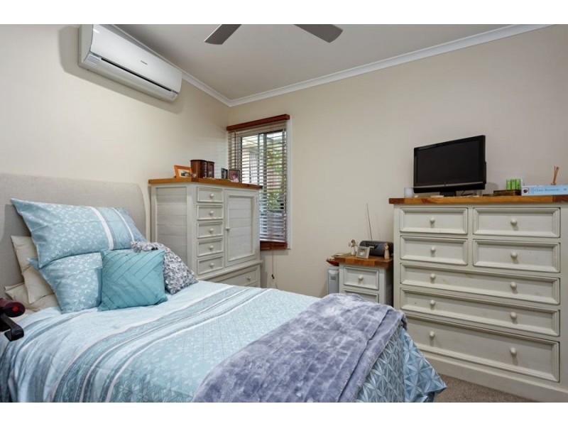 18 Dalkeith Avenue, Lake Albert NSW 2650
