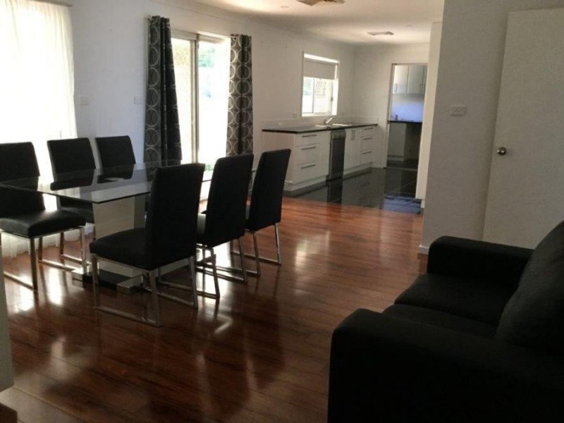 12 Andrews Avenue, Kooringal NSW 2650