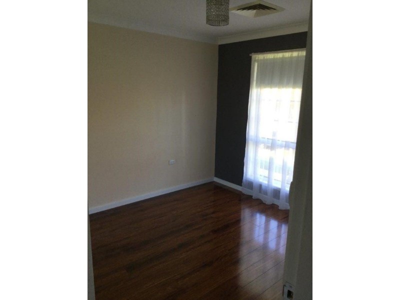 12 Andrews Avenue, Kooringal NSW 2650