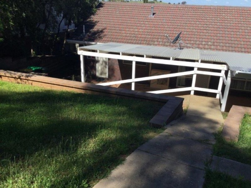 12 Andrews Avenue, Kooringal NSW 2650