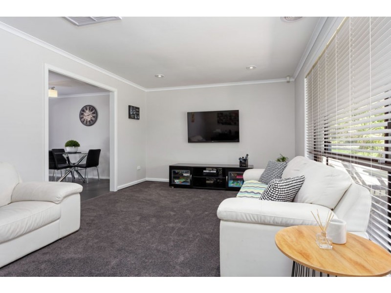 51 Undurra Drive, Glenfield Park NSW 2650