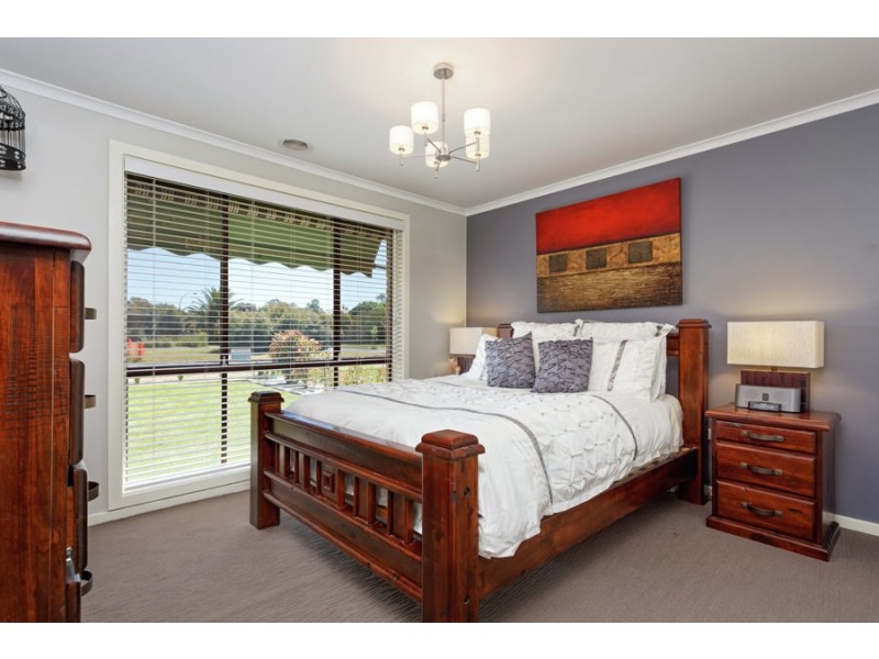 51 Undurra Drive, Glenfield Park NSW 2650