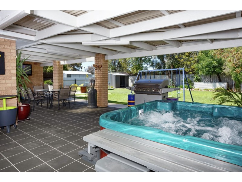 51 Undurra Drive, Glenfield Park NSW 2650