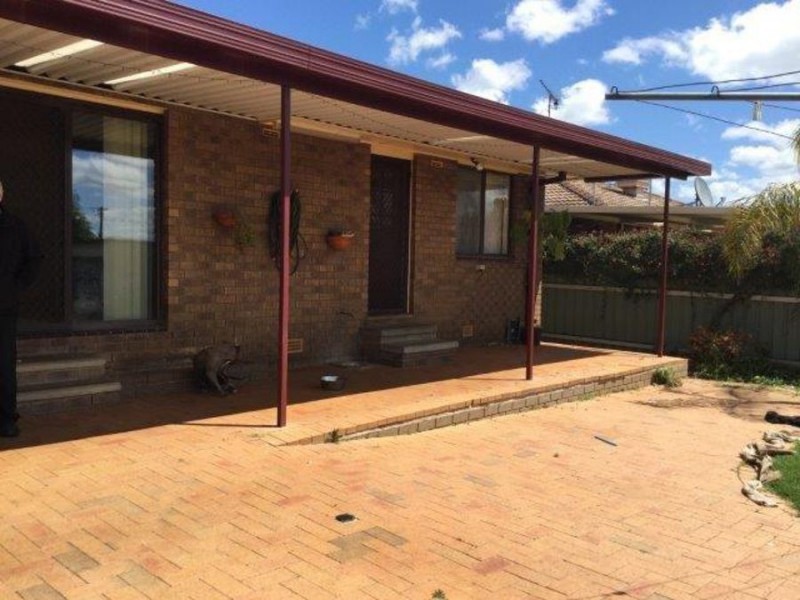 9 Loth Street, Ashmont NSW 2650