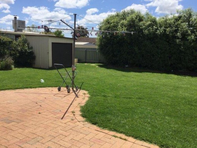 9 Loth Street, Ashmont NSW 2650