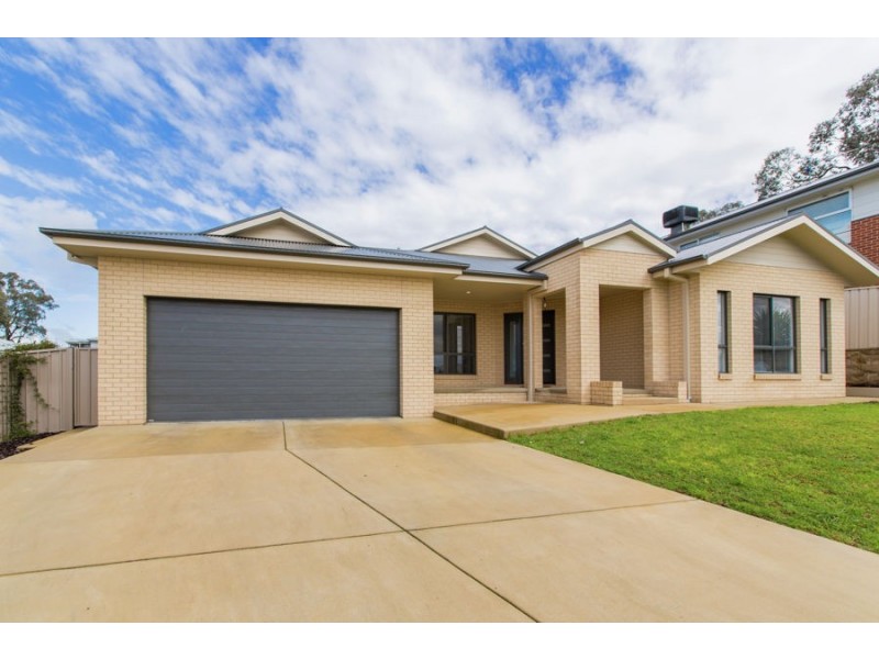 49 Brindabella Drive, Wagga Wagga NSW 2650