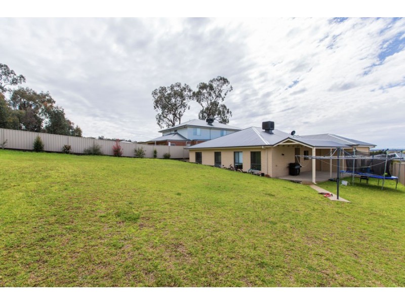 49 Brindabella Drive, Wagga Wagga NSW 2650