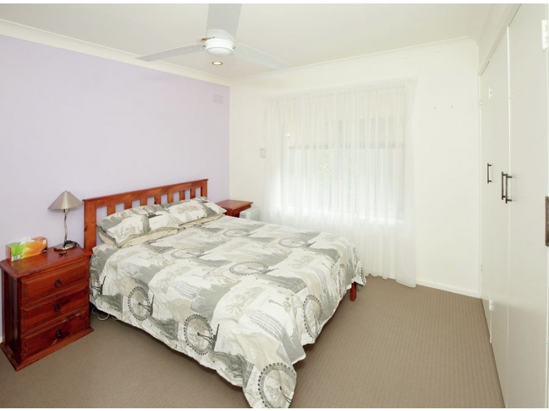 10 Oleander Crescent, Lake Albert NSW 2650