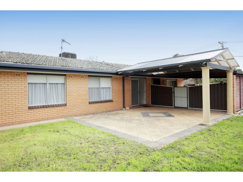 10 Oleander Crescent, Lake Albert NSW 2650