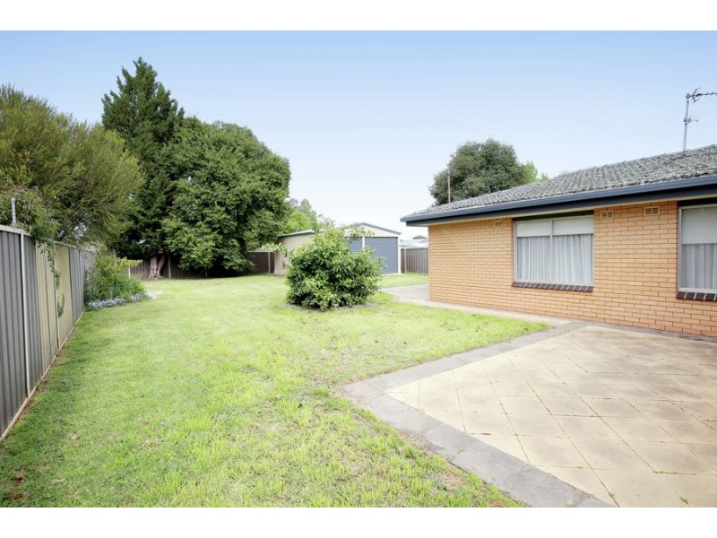 10 Oleander Crescent, Lake Albert NSW 2650